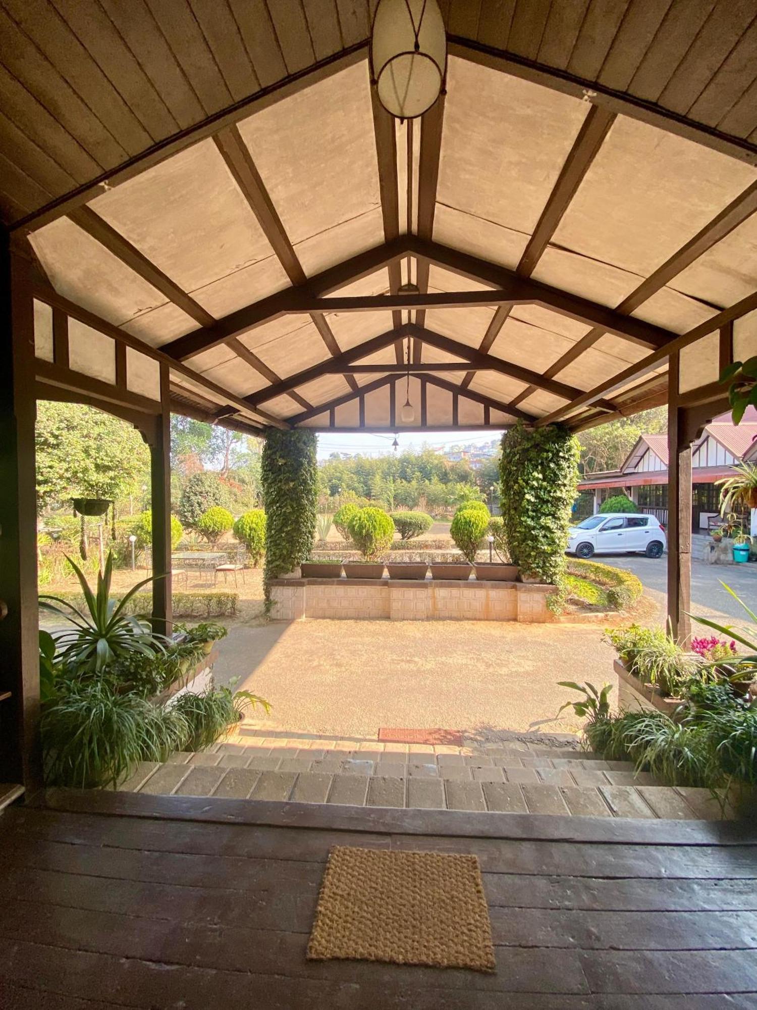 Oasis Guesthouse Shillong Buitenkant foto