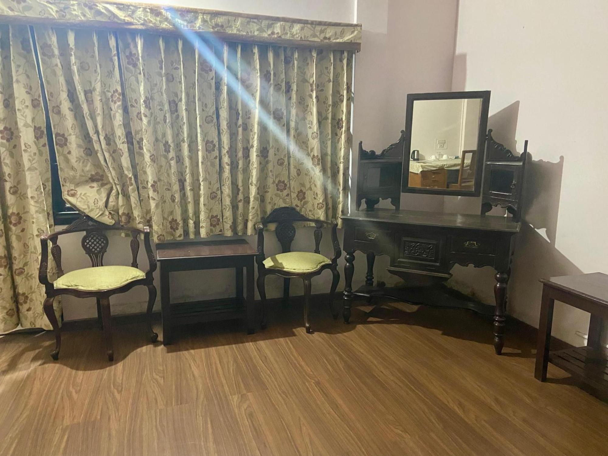 Oasis Guesthouse Shillong Buitenkant foto